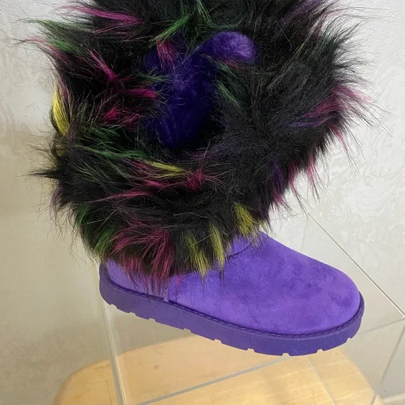 Boots - Picture 2 of 3